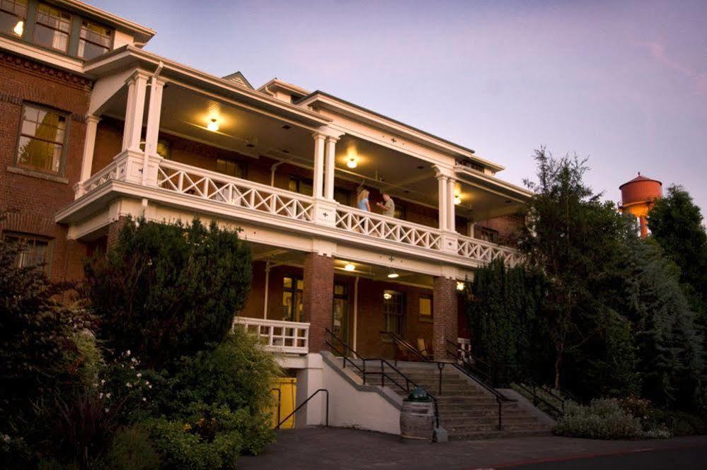 Mcmenamins Edgefield Hotell Troutdale Eksteriør bilde